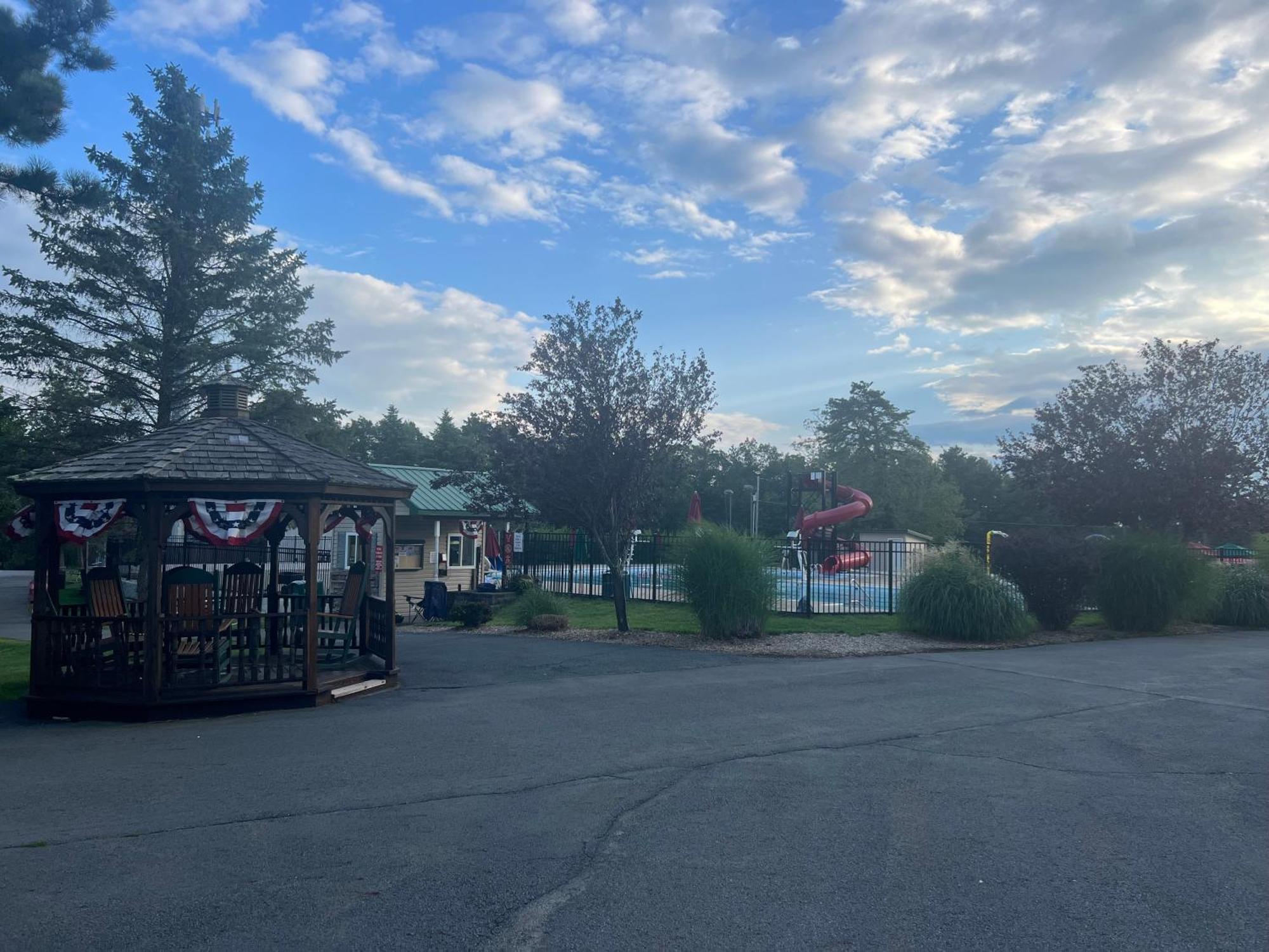 The Flying Dutchman Cottage In Amenities Filled Masthope Community Ski Big Bear Lackawaxen Exterior foto
